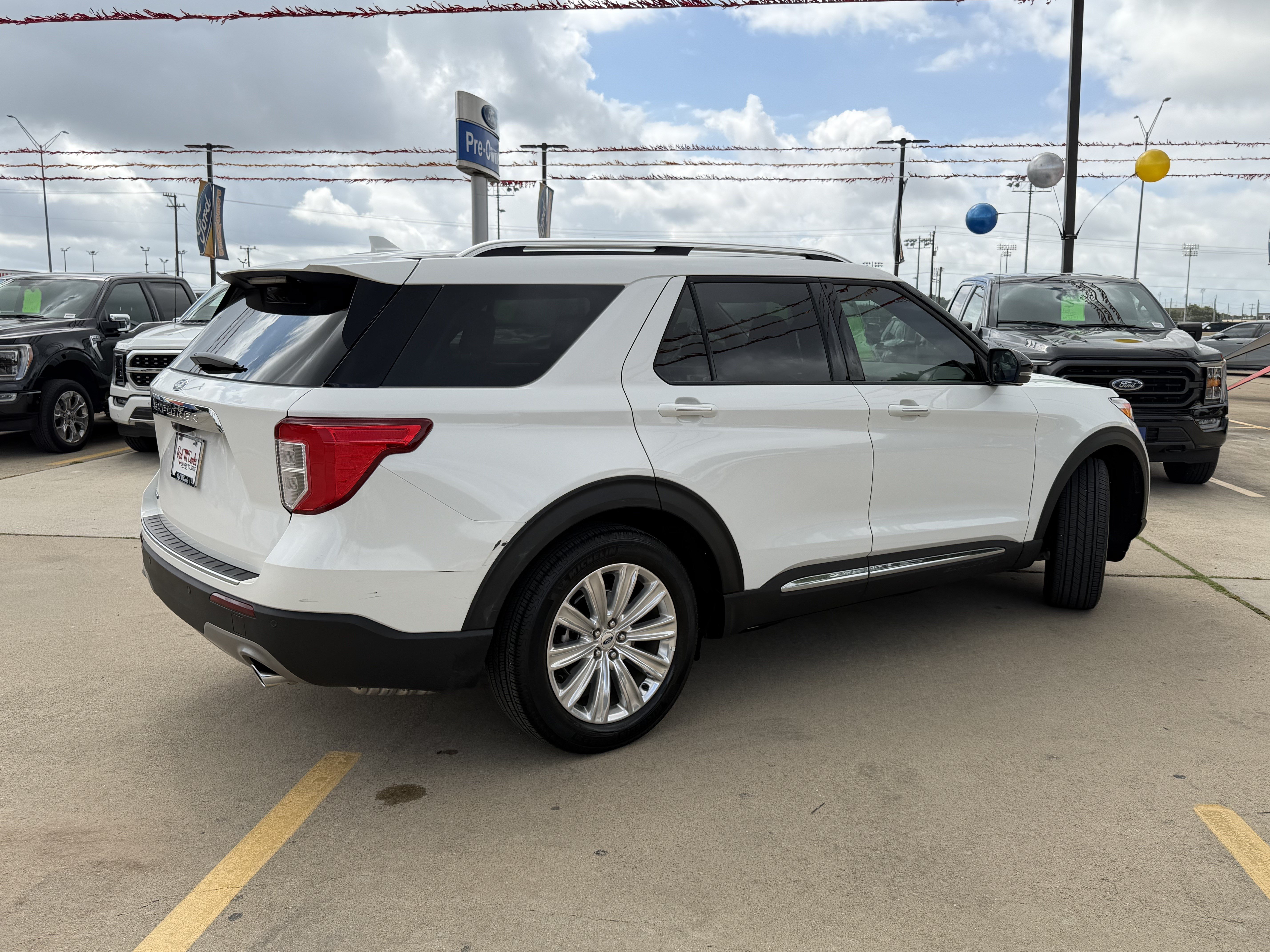 Certified 2024 Ford Explorer Limited w/ Limited Technology Package RWD image 5