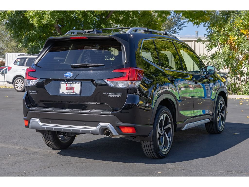 Used 2024 Subaru Forester Touring w/ Convenience Package image 3