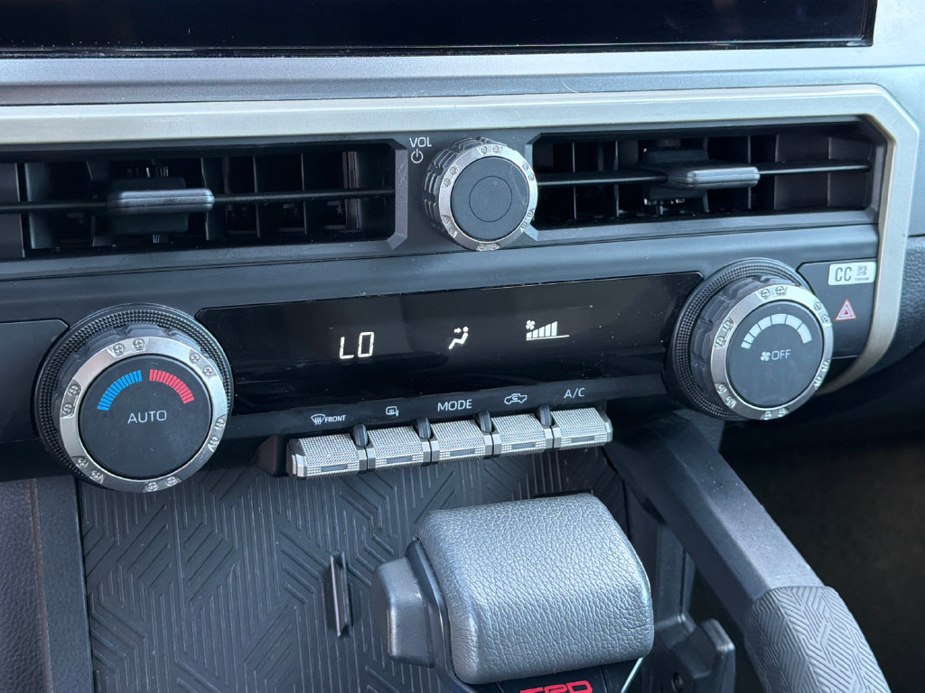 Used 2025 Toyota Tacoma TRD Off-Road AWD/4WD image 29