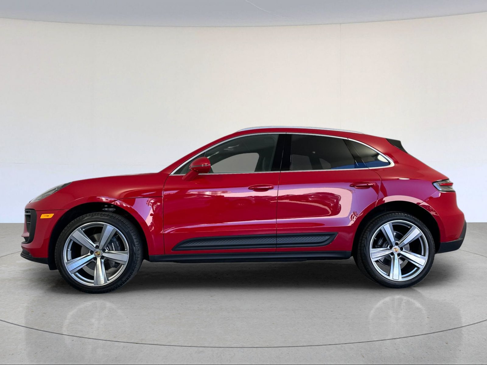 Certified 2026 Porsche Macan AWD/4WD image 2