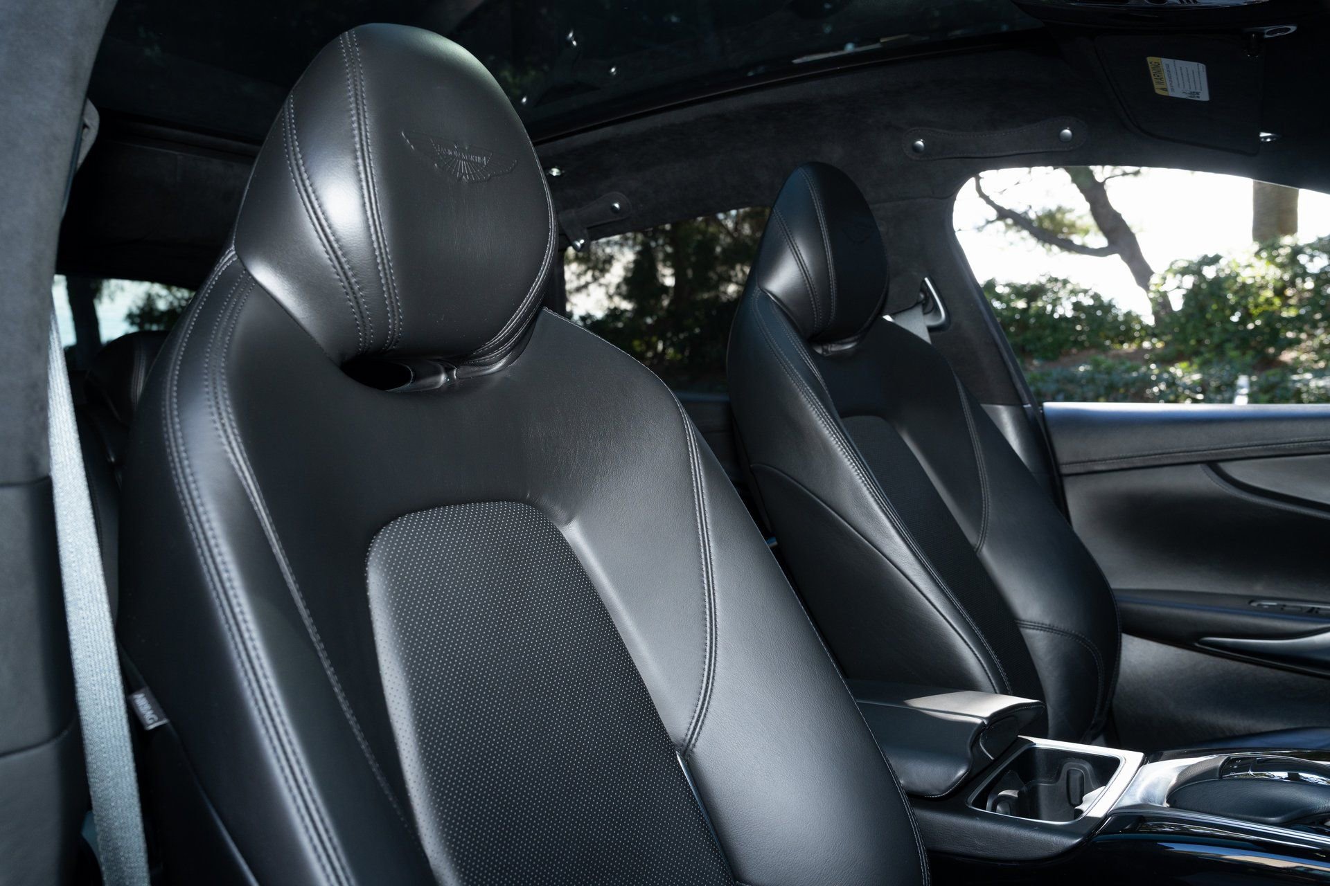 Used 2021 Aston Martin DBX image 16