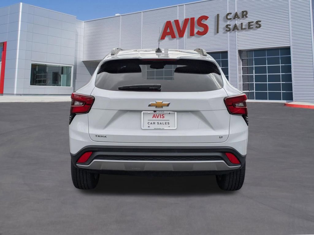 Used 2025 Chevrolet Trax LT w/ LT Convenience Package image 7