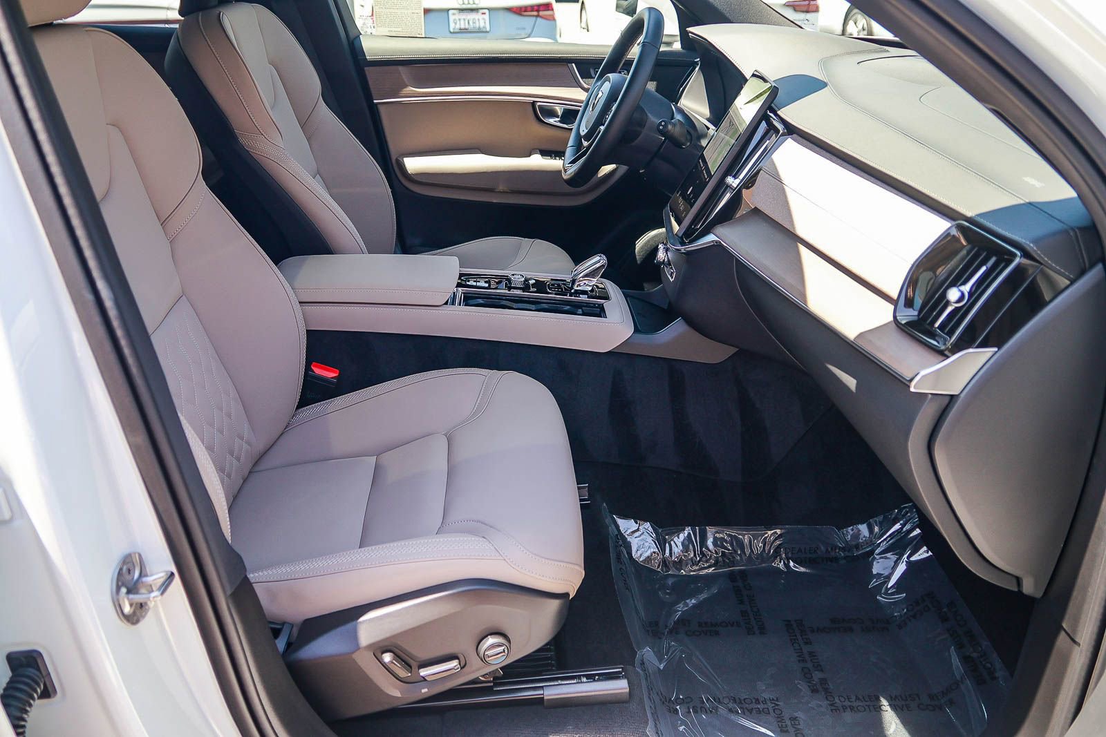 Certified 2026 Volvo XC90 B6 Plus AWD/4WD image 18