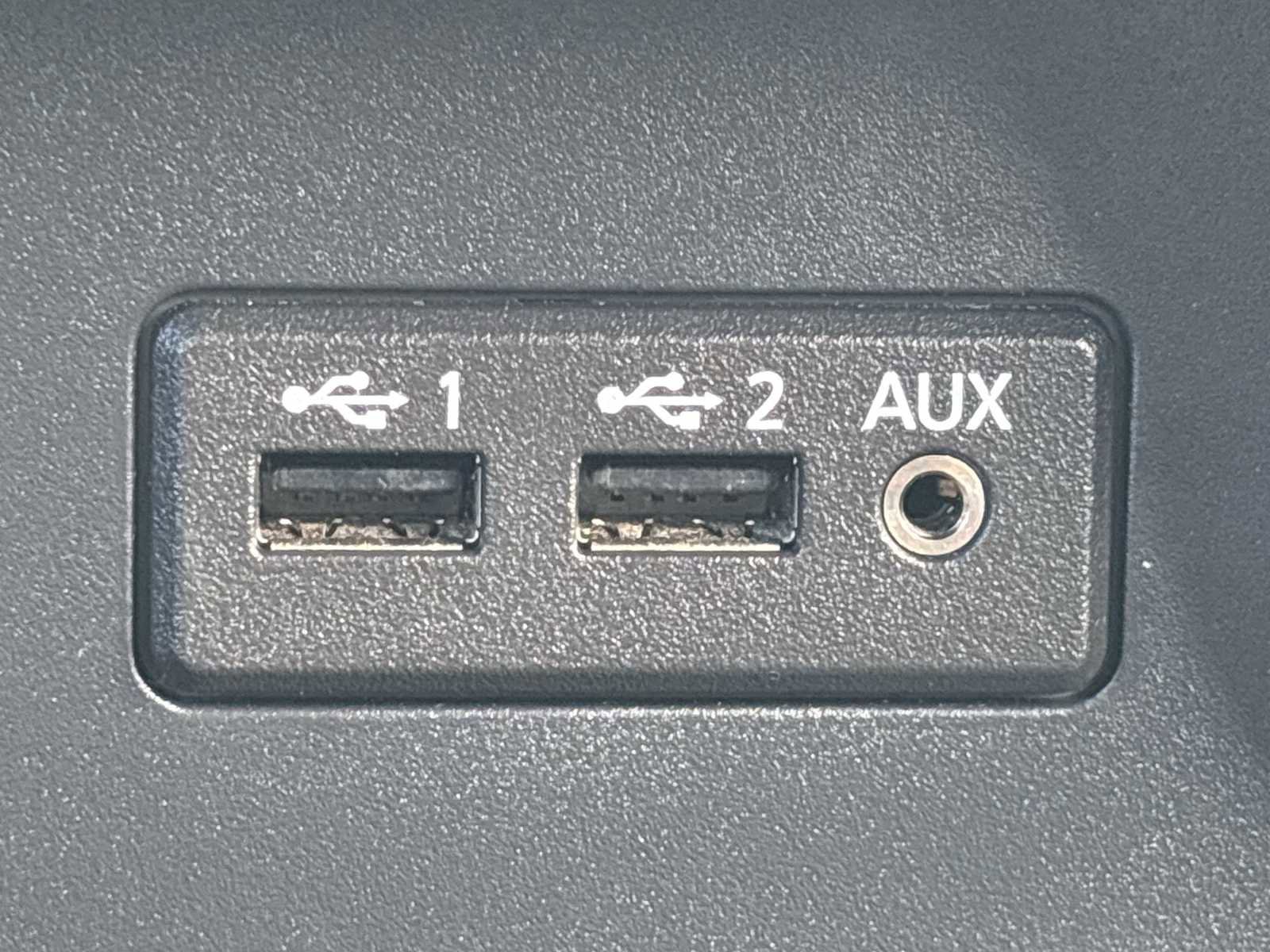 Used 2019 Nissan Titan SL w/ Midnight Edition image 29