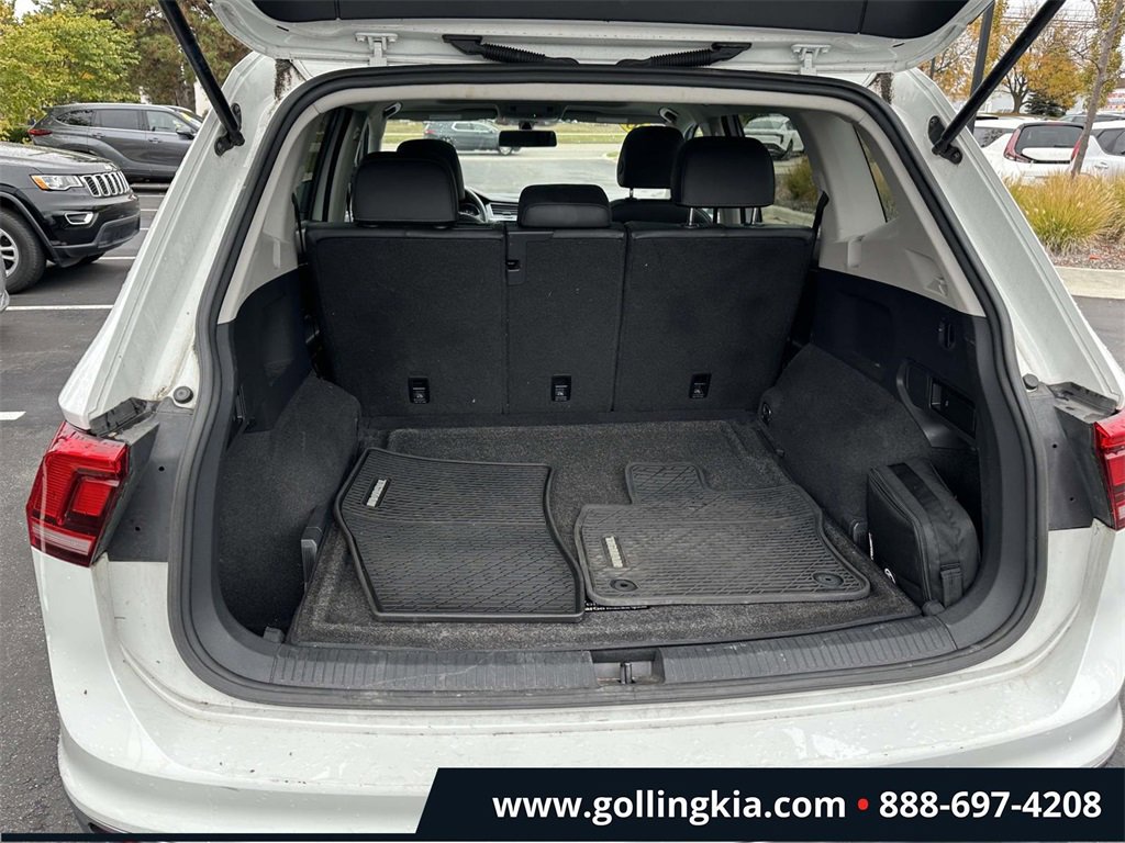 Used 2020 Volkswagen Tiguan SE w/ Panoramic Sunroof Package image 10