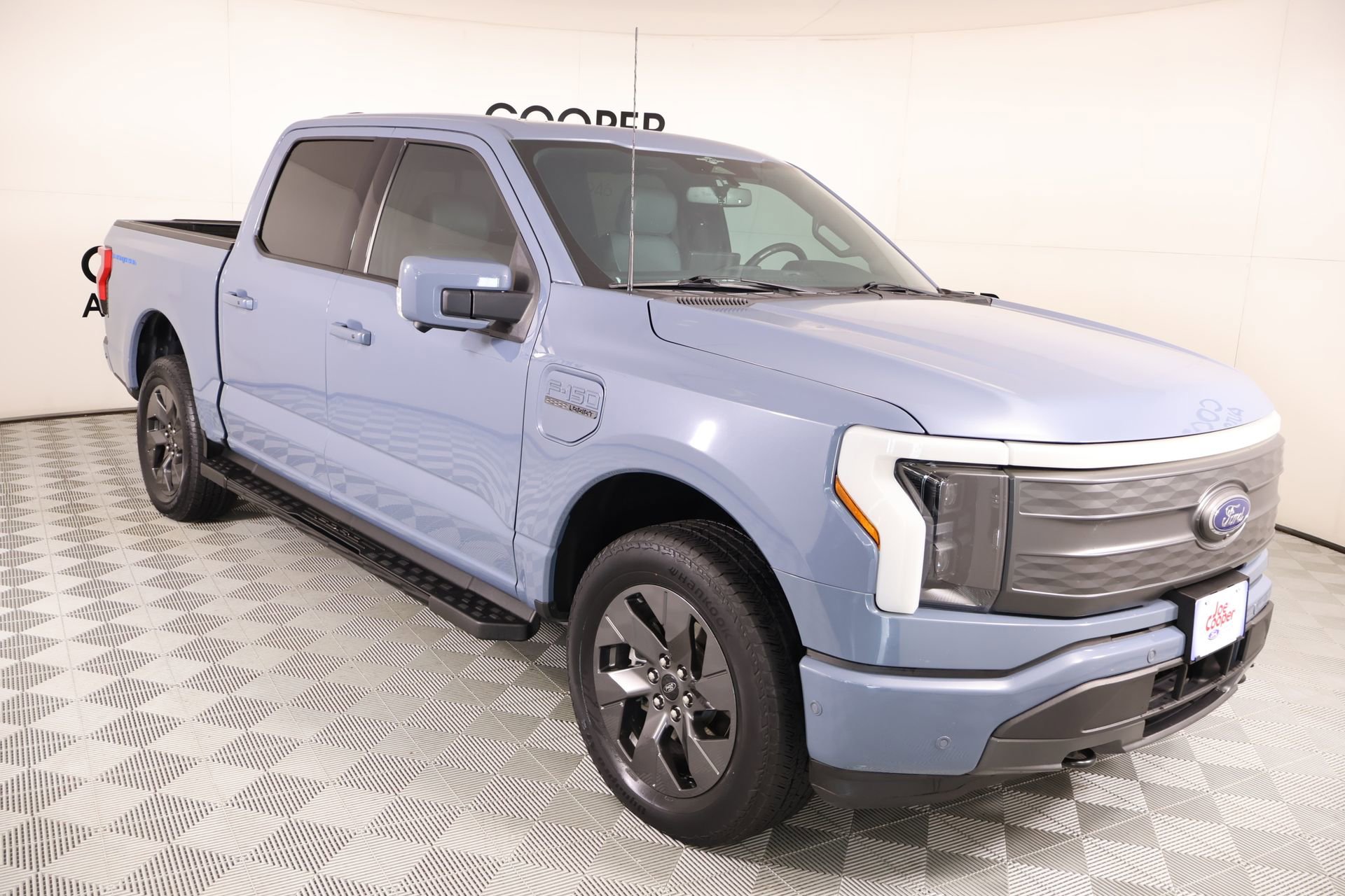 Used 2023 Ford F150 Lightning Lariat w/ Equipment Group 511A High image 1