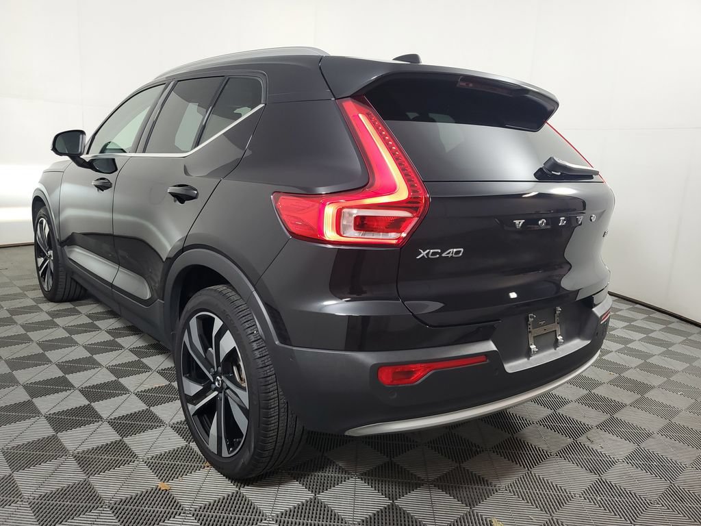 Used 2025 Volvo XC40 B5 Plus AWD/4WD image 6