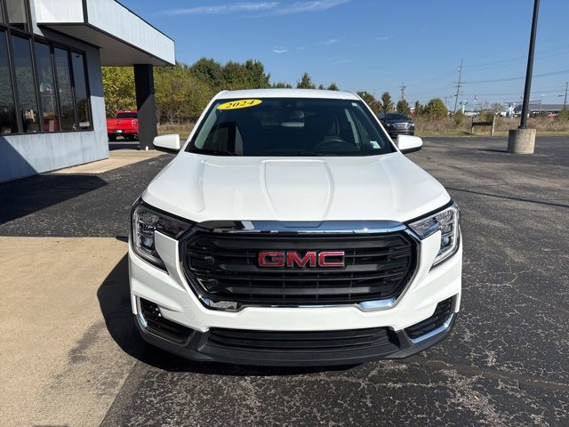 Used 2024 GMC Terrain SLE image 6