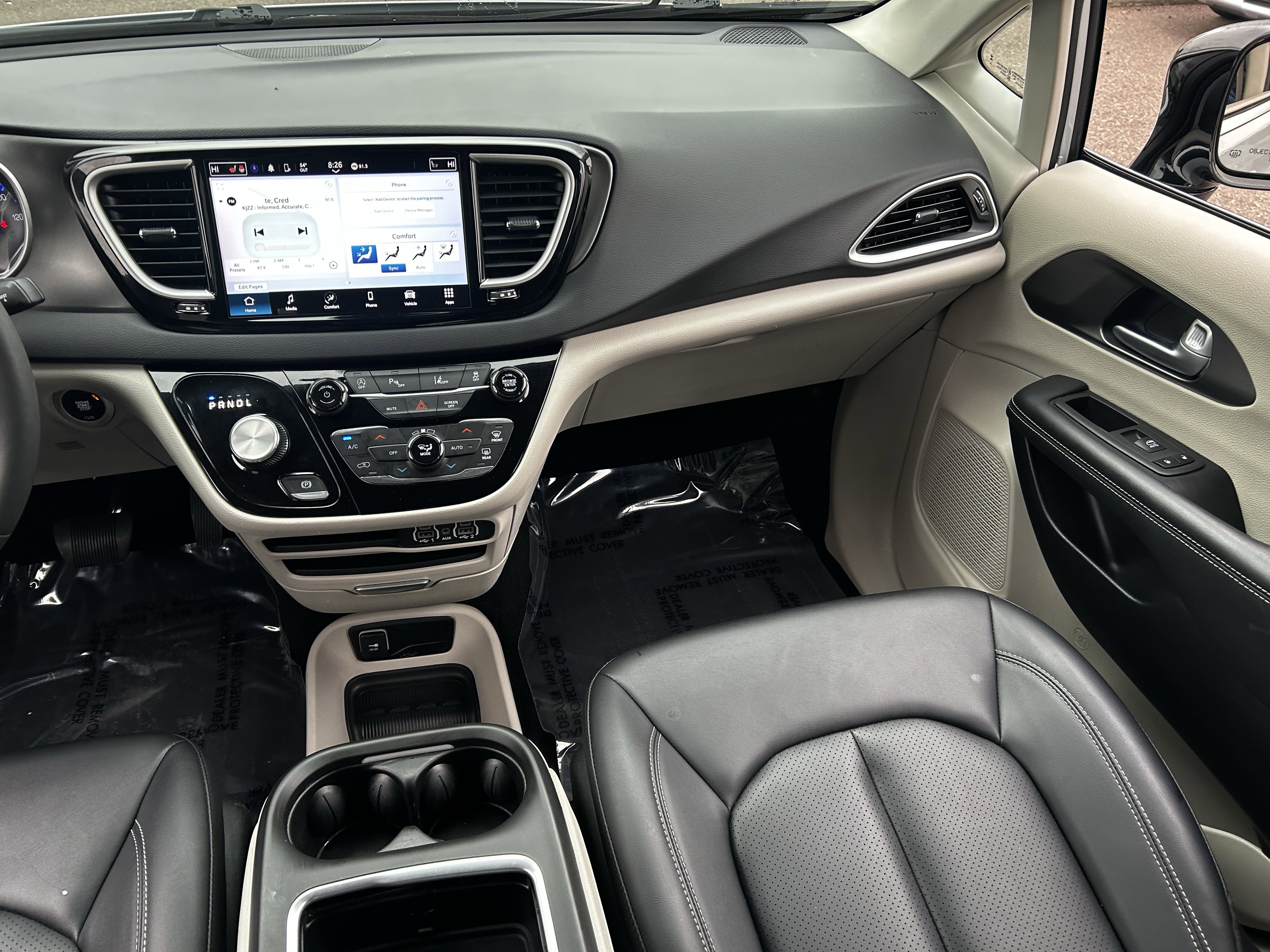 Certified 2024 Chrysler Pacifica Touring-L image 15