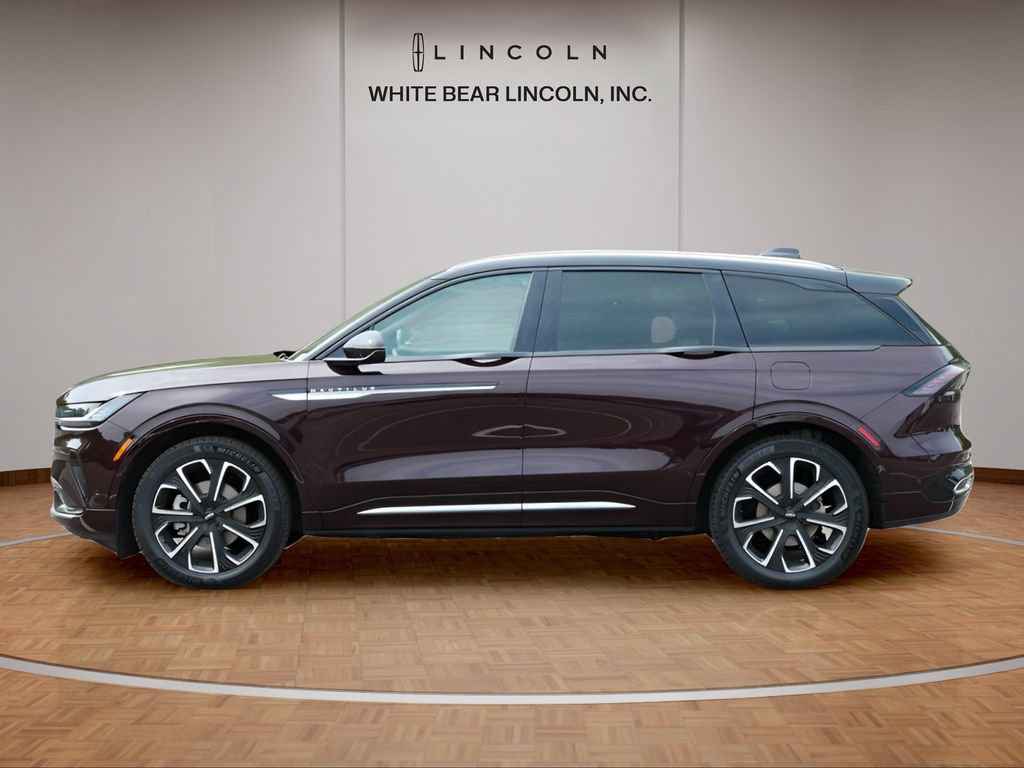 Used 2024 Lincoln Nautilus Reserve w/ Equipment Group 202A AWD/4WD image 8