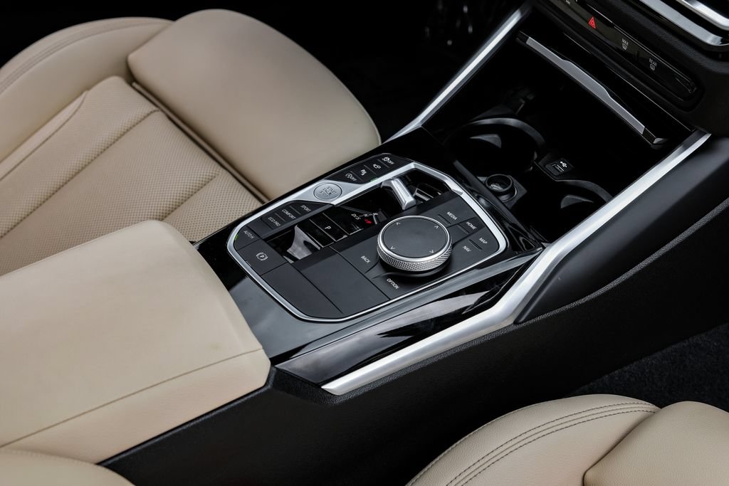 Used 2024 BMW 230i Coupe w/ Premium Package RWD image 21