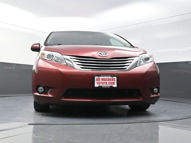 Used 2016 Toyota Sienna XLE image 26