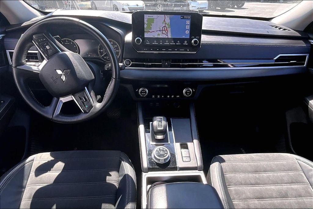 Used 2022 Mitsubishi Outlander SE image 7