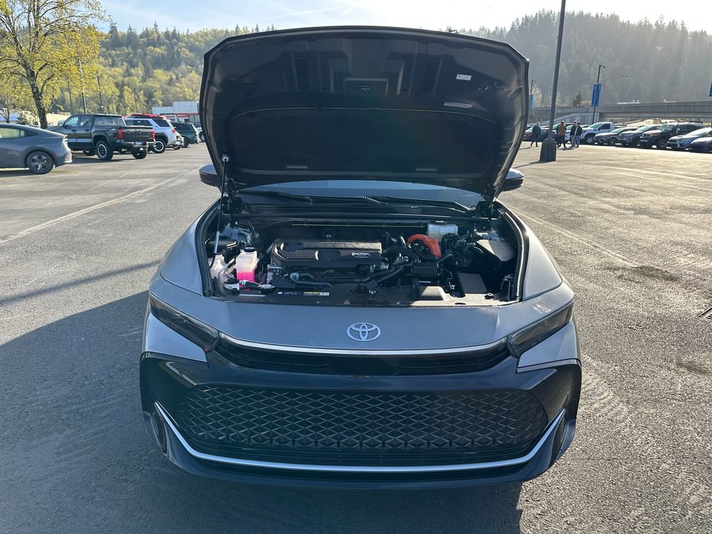 Used 2024 Toyota Crown XLE image 4