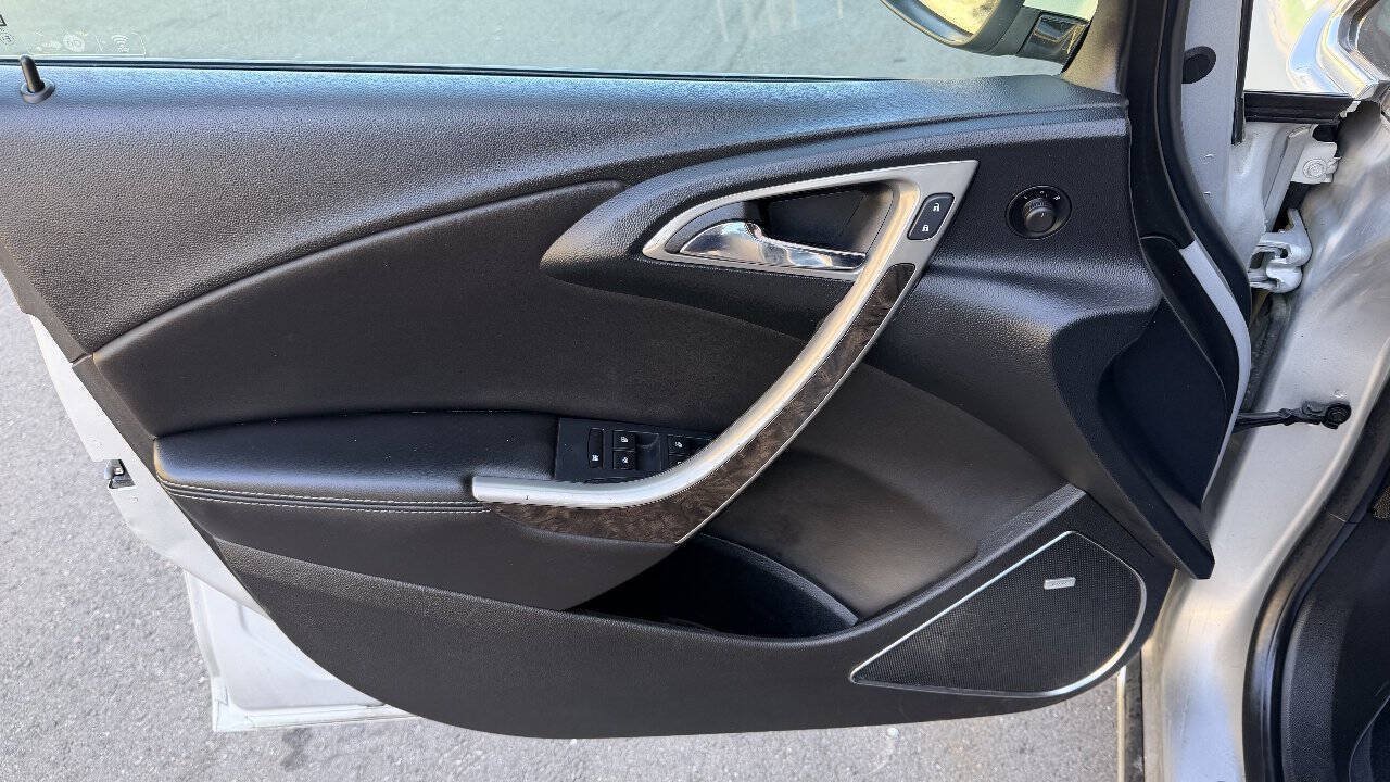 Used 2017 Buick Verano Leather FWD image 12