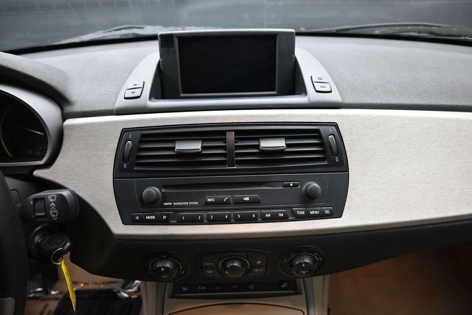 Used 2005 BMW Z4 3.0i RWD image 9
