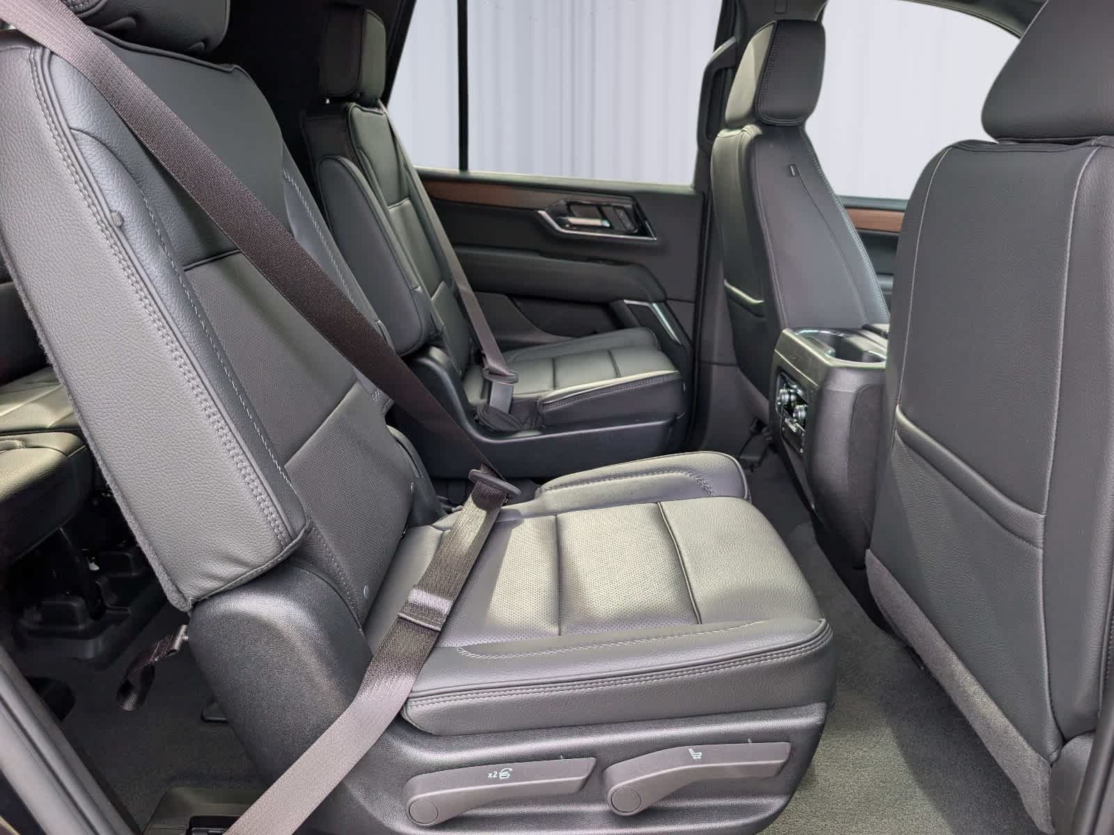 Certified 2026 GMC Yukon Denali w/ Sun & Power Step Package AWD/4WD image 11