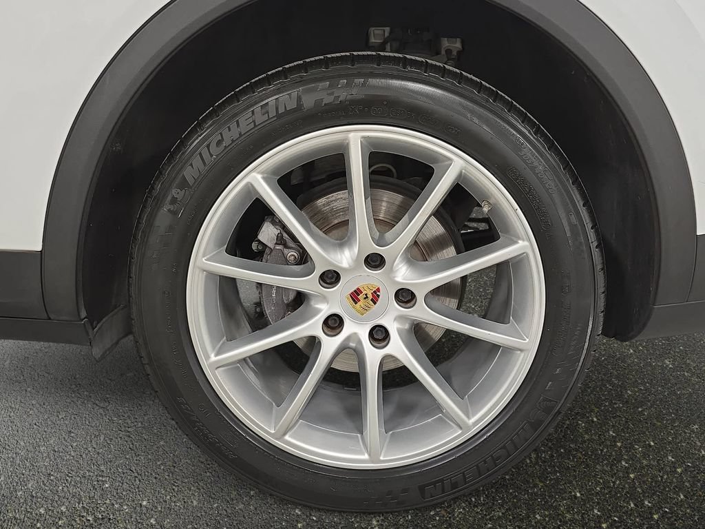 Certified 2020 Porsche Cayenne AWD/4WD image 29
