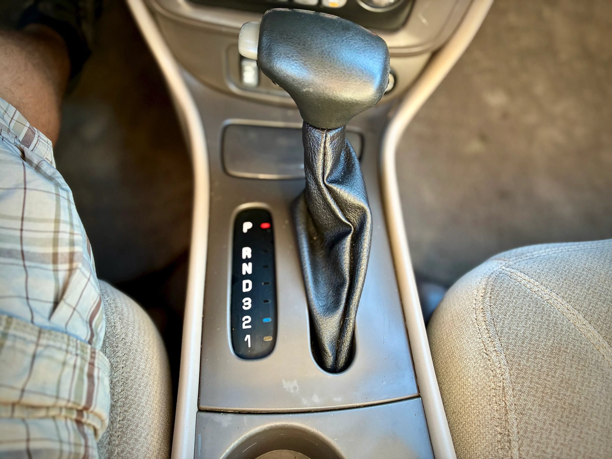 Used 2003 Pontiac Bonneville SLE FWD image 64