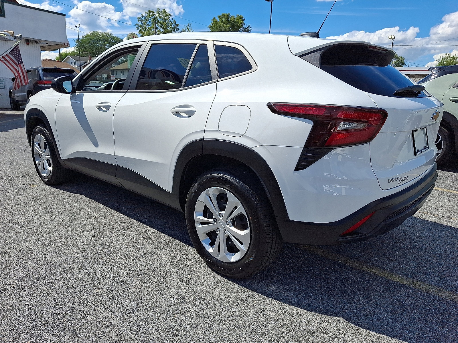 Used 2025 Chevrolet Trax LS image 3