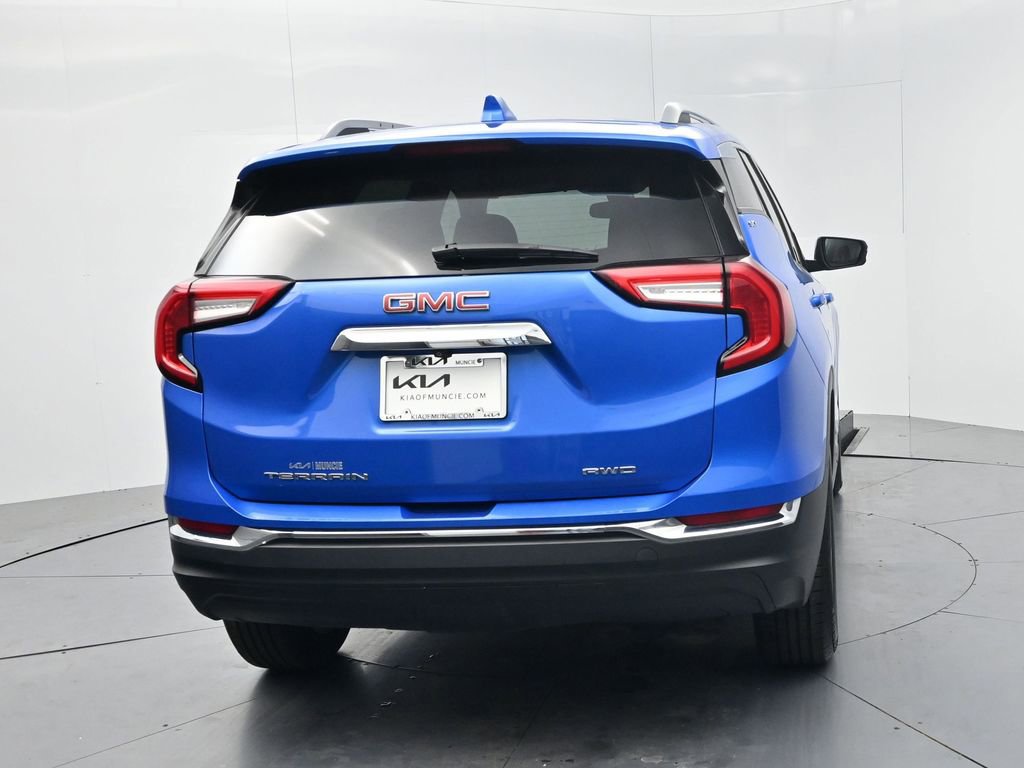 Used 2024 GMC Terrain SLT AWD/4WD image 7