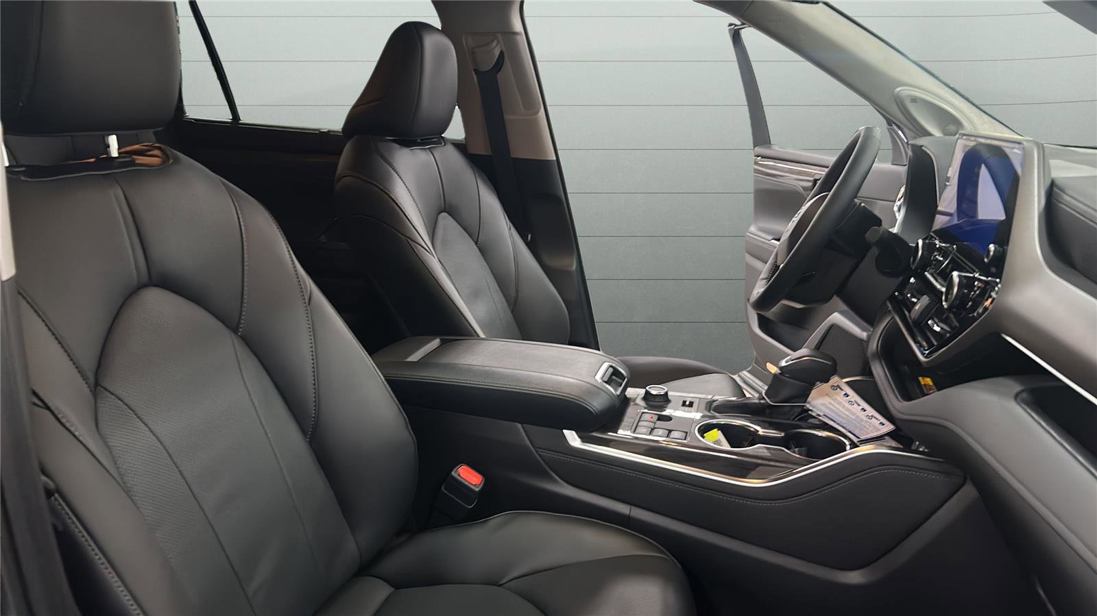 New 2026 Toyota Highlander Limited image 18