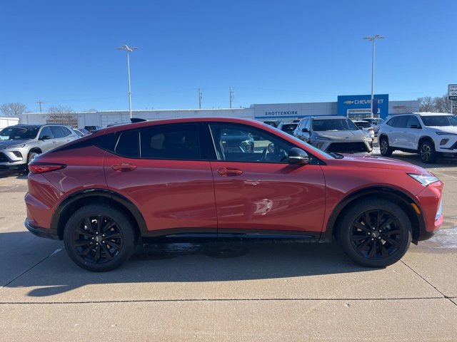 Used 2024 Buick Envista Sport Touring w/ Convenience I Package image 2