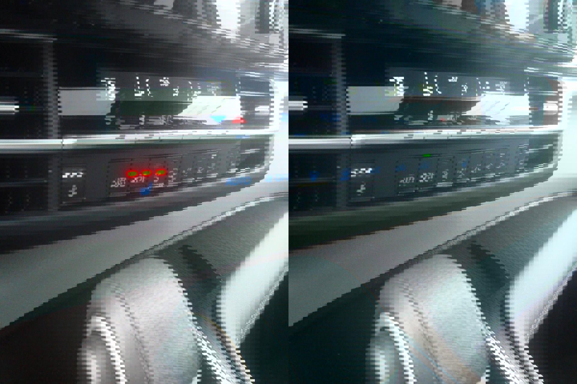 Used 2024 Toyota Sienna XLE image 20