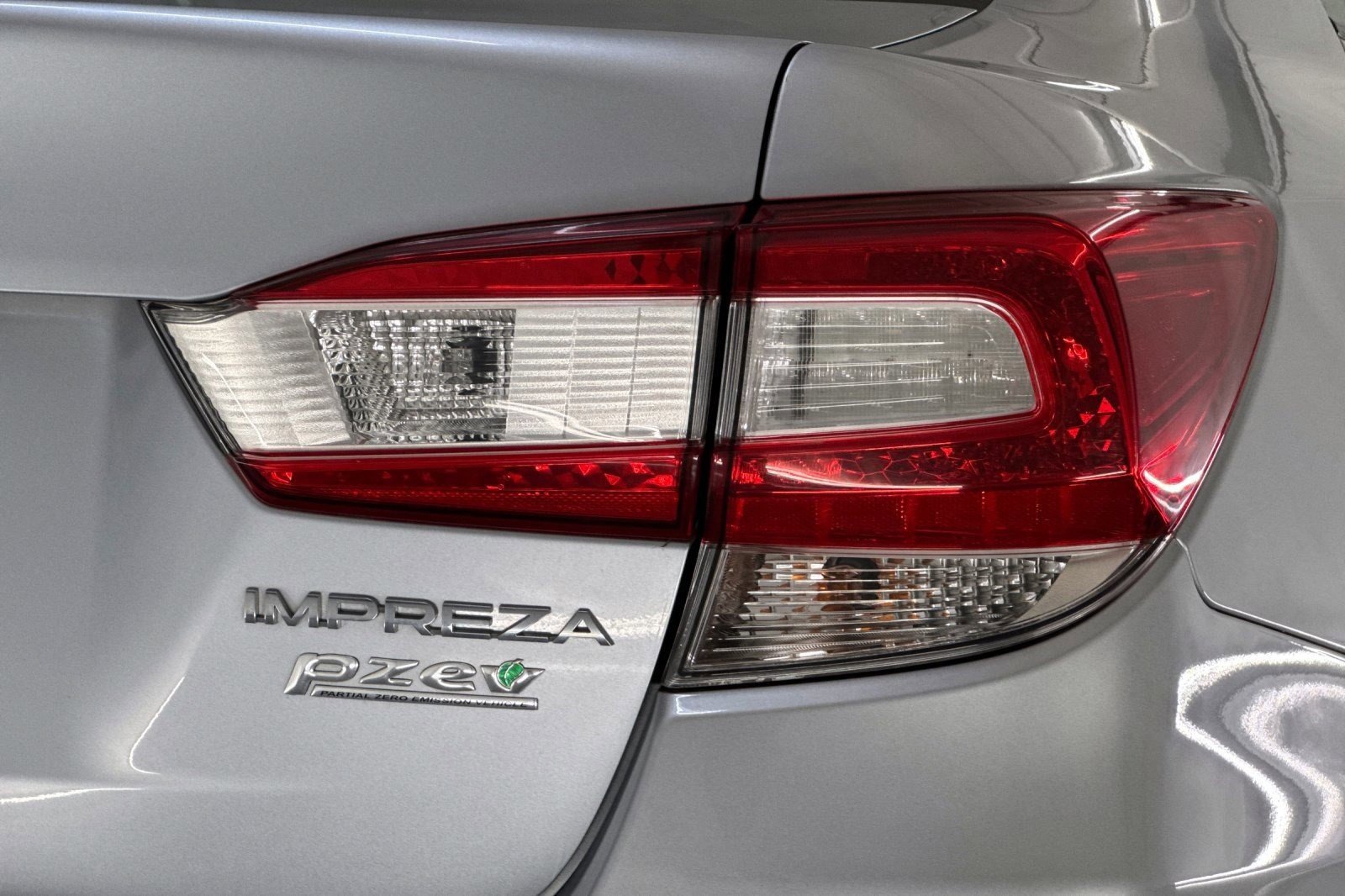 Used 2017 Subaru Impreza 2.0i AWD/4WD image 12
