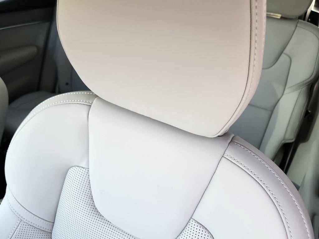 New 2026 Volvo XC90 T8 Ultra w/ Protection Package Premier AWD/4WD image 6
