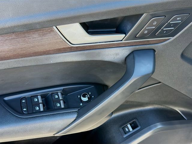 Used 2021 Audi Q5 Premium w/ Convenience Package image 23