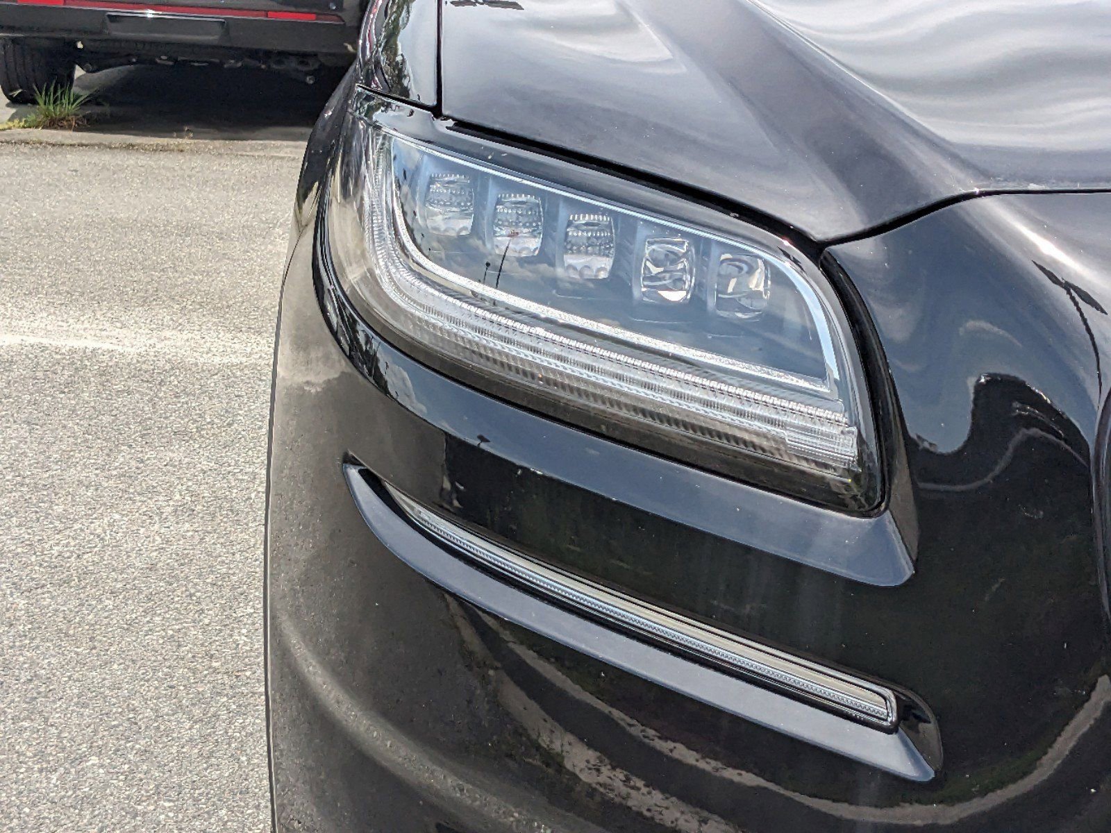 Certified 2023 Lincoln Nautilus Reserve w/ Equipment Group 202A image 11