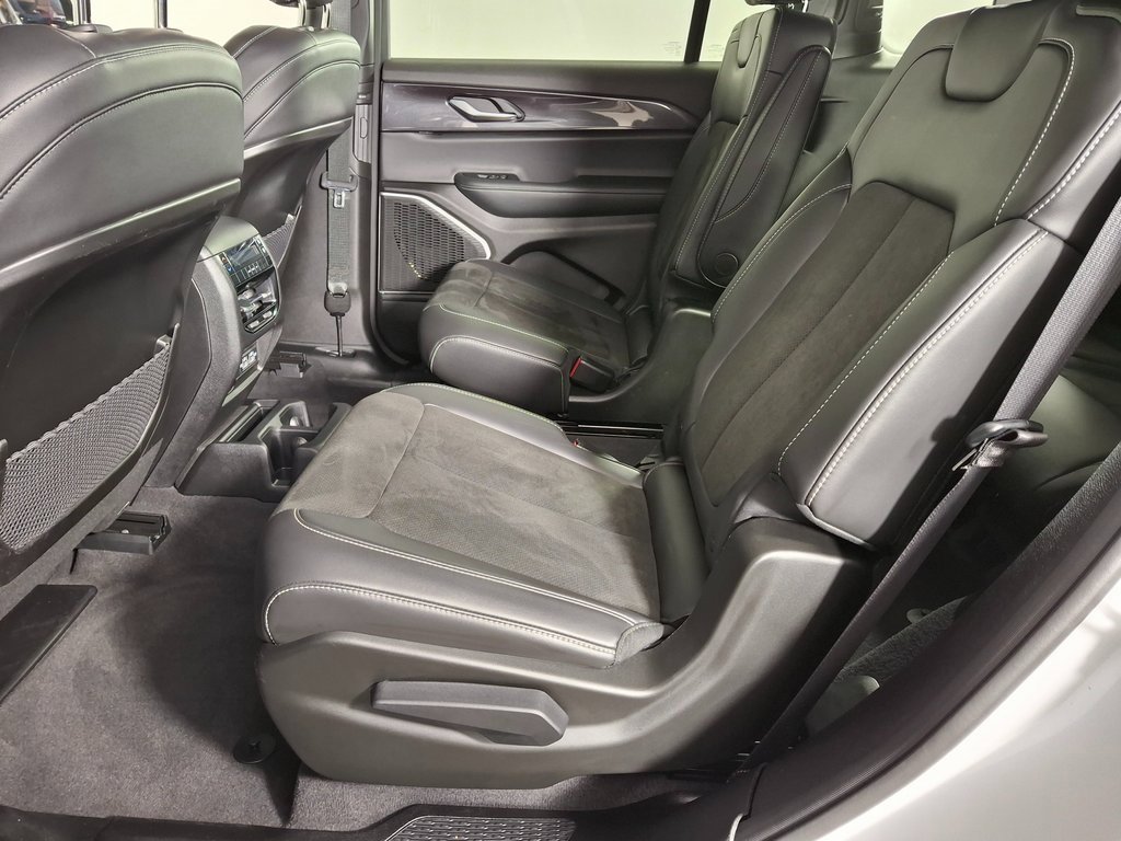 Used 2022 Jeep Grand Cherokee L Laredo image 27