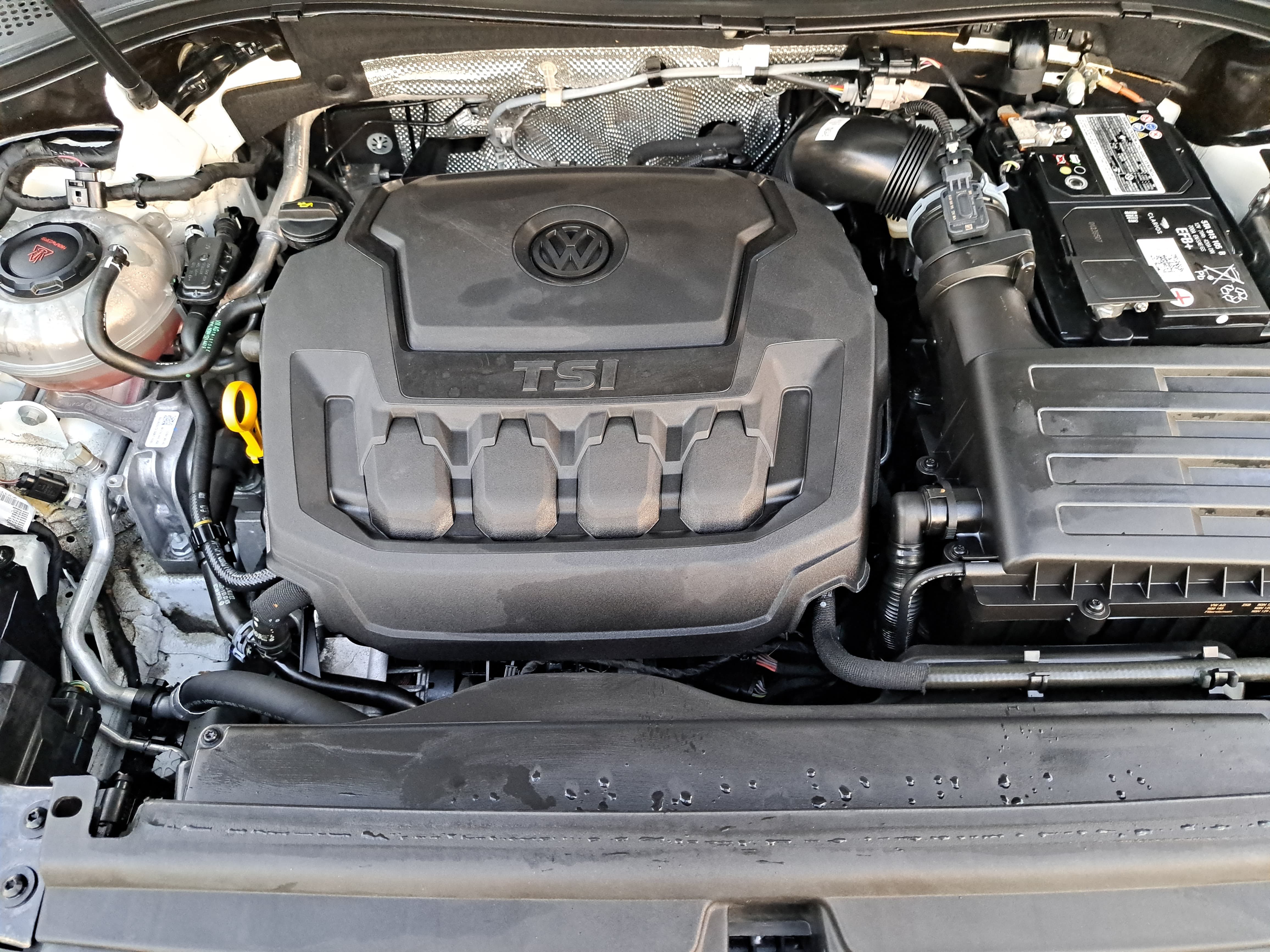 Certified 2022 Volkswagen Tiguan SE R-Line AWD/4WD image 32