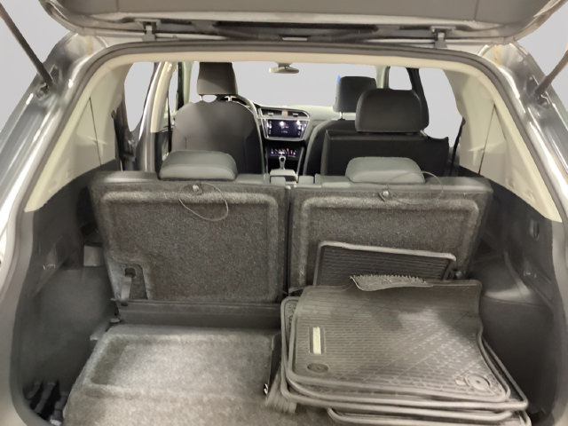 Certified 2023 Volkswagen Tiguan SE FWD image 16