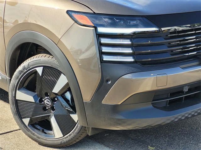 New 2025 Nissan Kicks SR w/ SR Premium Package image 2