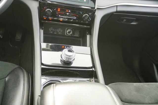 Used 2023 Jeep Grand Cherokee Altitude image 13