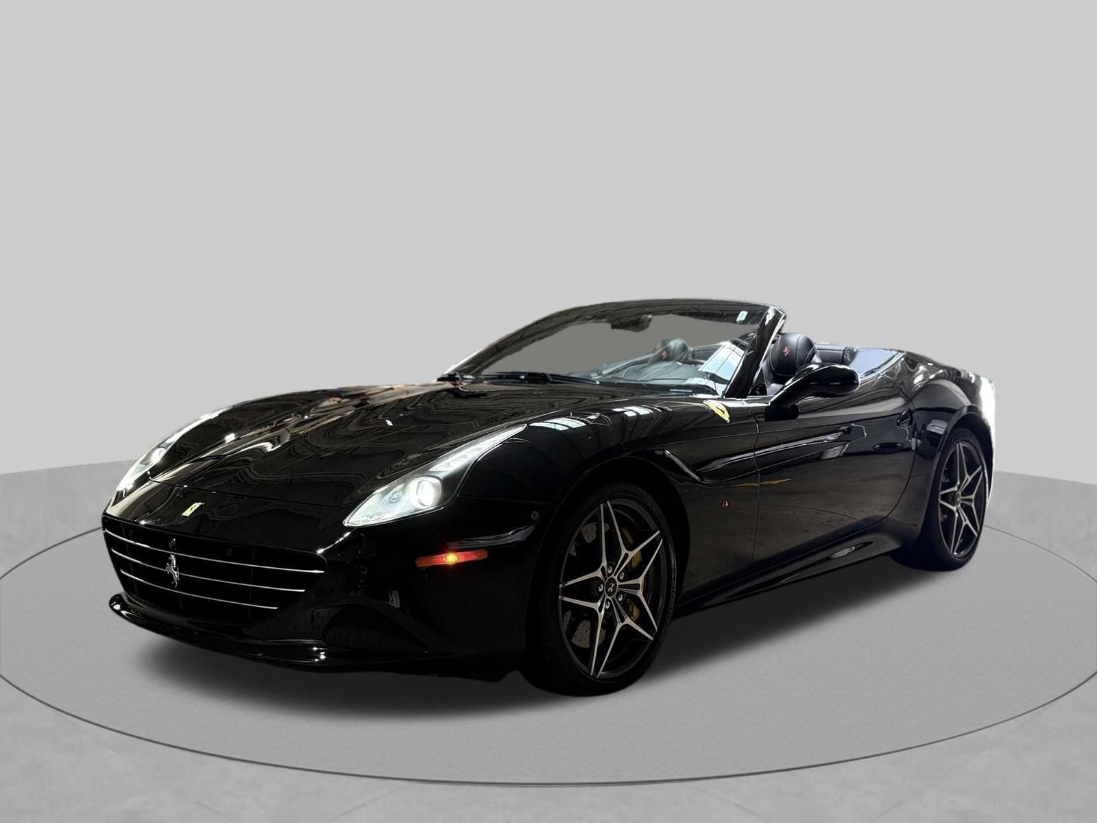 Used 2015 Ferrari California T RWD image 23