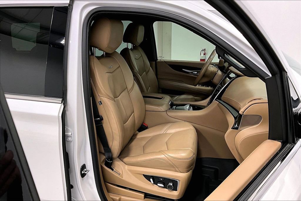 Used 2020 Cadillac Escalade Platinum image 7