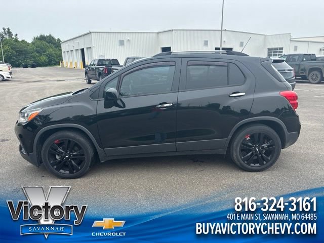 Used 2019 Chevrolet Trax LT w/ Sun & Sound Package FWD image 1