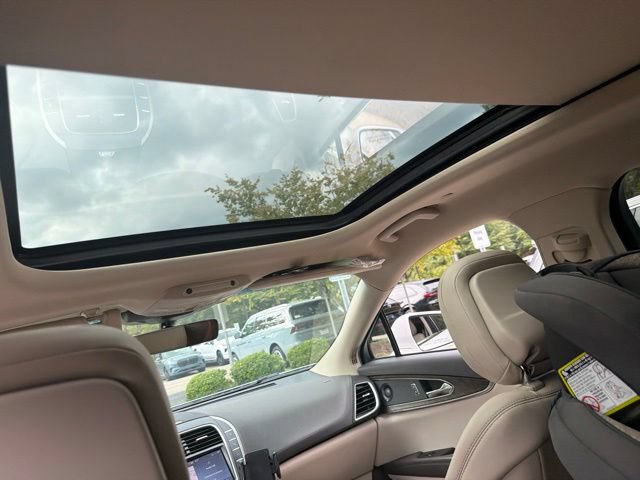 Used 2020 Lincoln Nautilus Reserve w/ Equipment Group 201A FWD image 9
