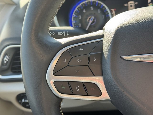 Used 2023 Chrysler Pacifica Touring-L image 24