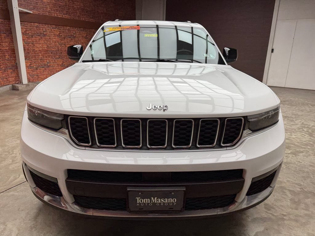 Used 2022 Jeep Grand Cherokee L Limited AWD/4WD image 9
