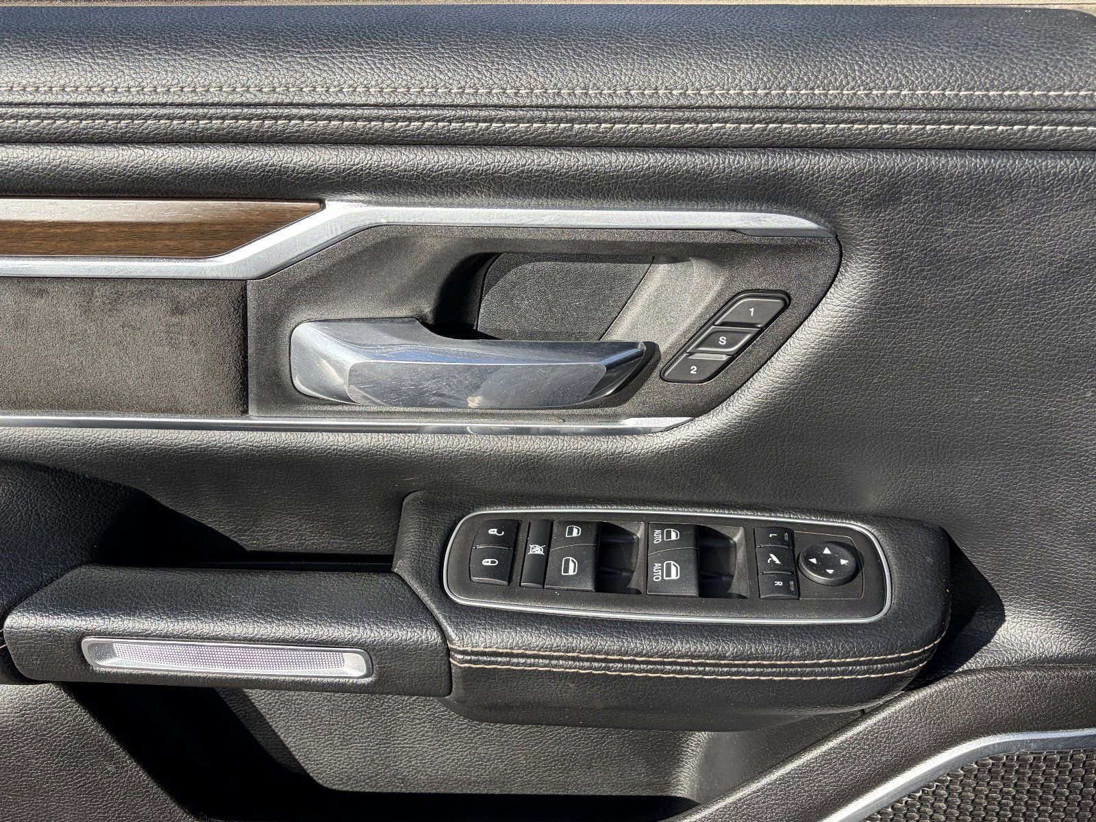 Used 2022 RAM 1500 Laramie AWD/4WD image 28