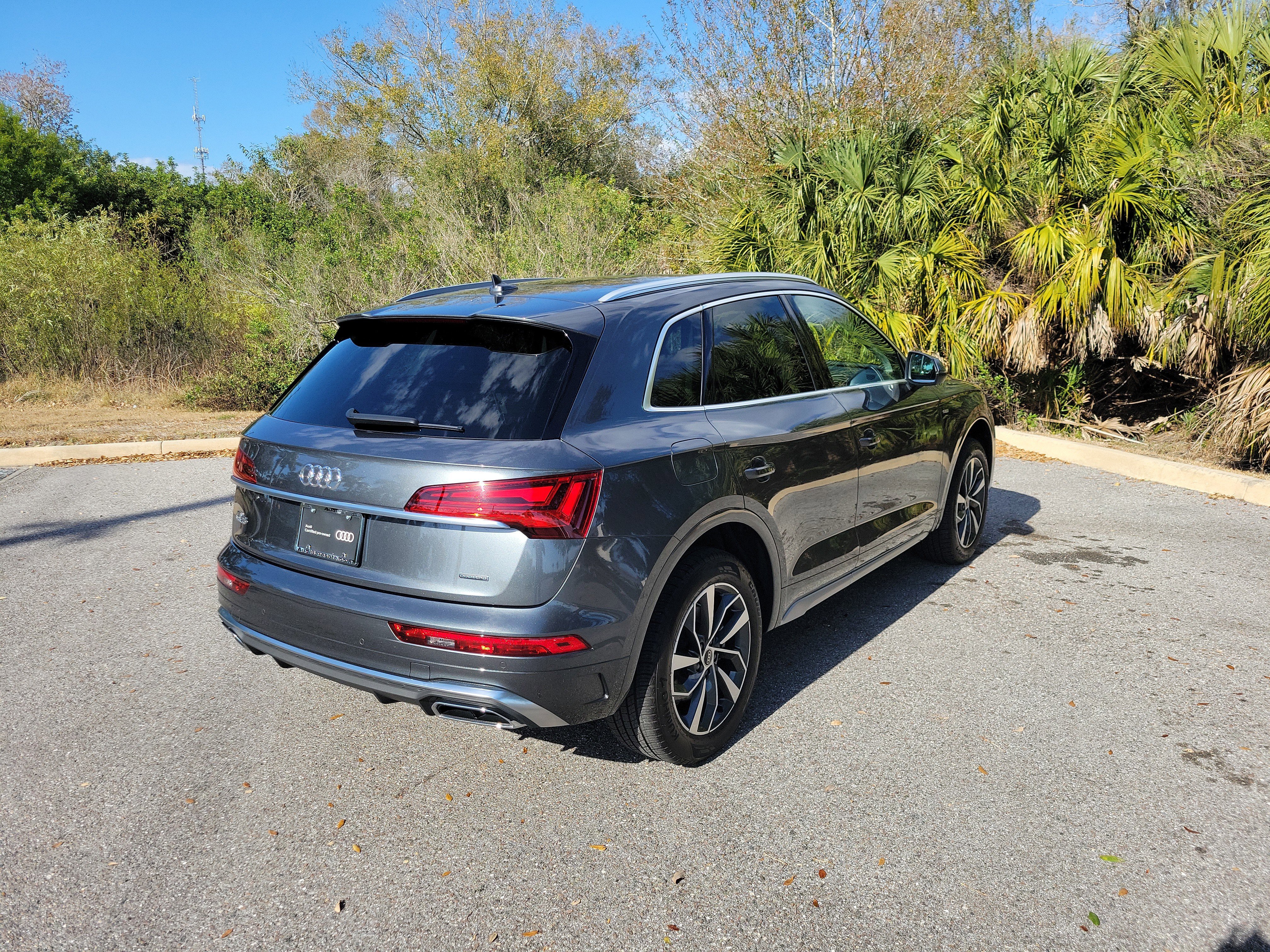 Certified 2025 Audi Q5 2.0T Premium Plus image 4