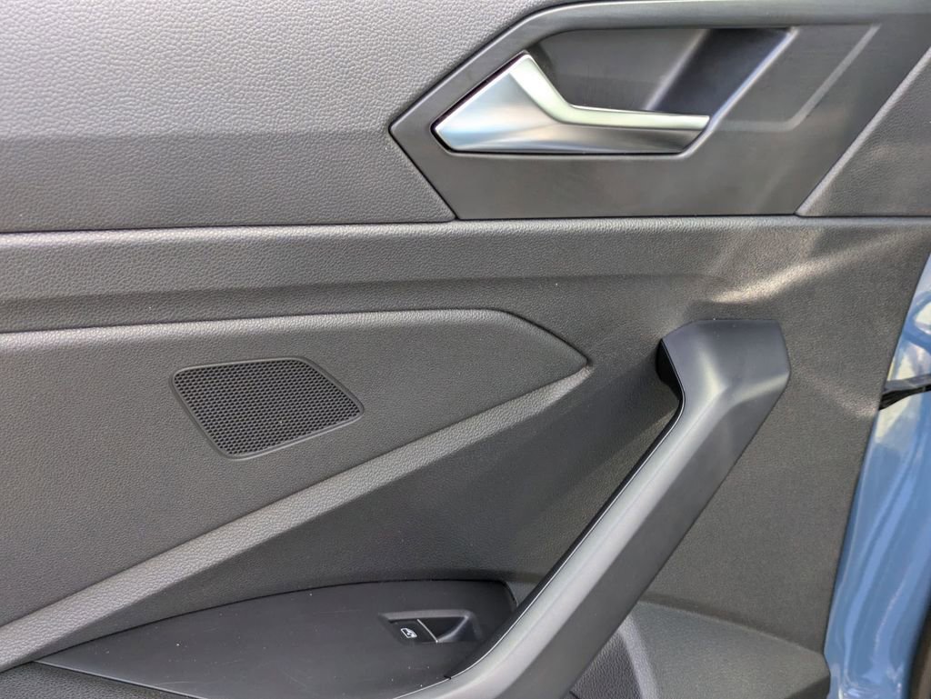Used 2025 Volkswagen Jetta Sport image 25