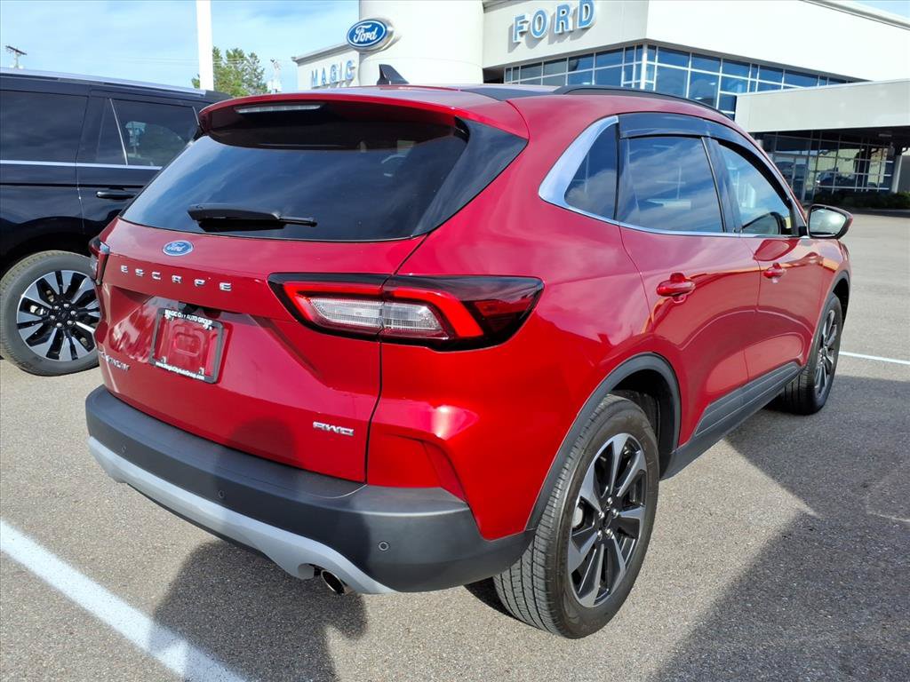 Used 2023 Ford Escape Platinum AWD/4WD image 4