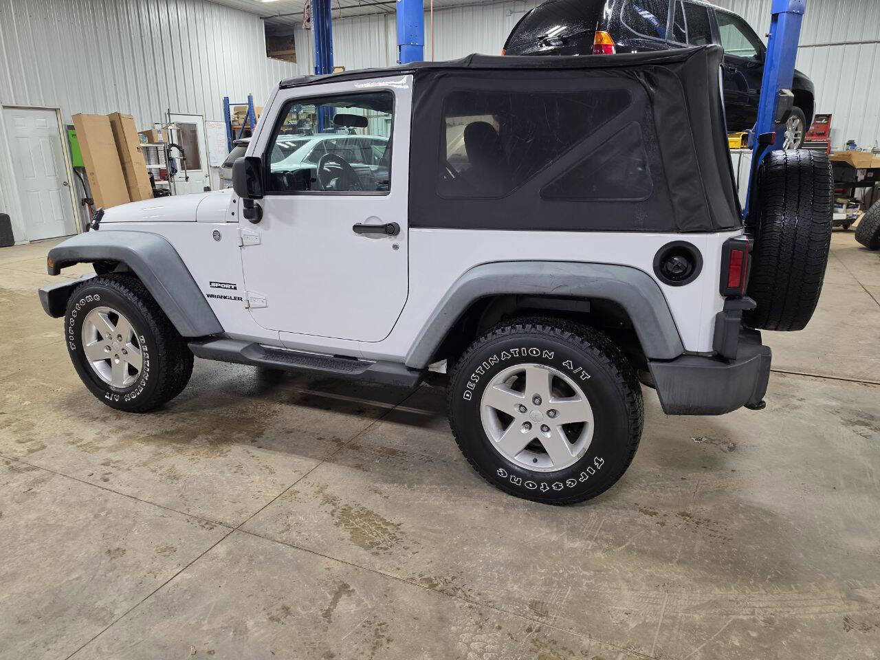 Used 2012 Jeep Wrangler Sport AWD/4WD image 6