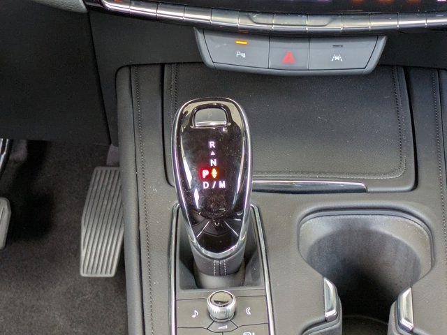Used 2024 Cadillac XT4 Premium Luxury image 17