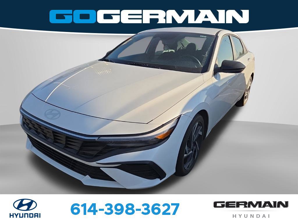 Used 2025 Hyundai Elantra Sport FWD image 4